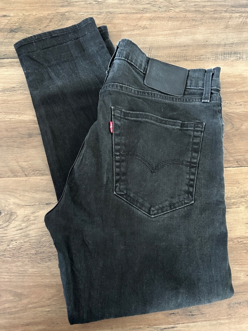 Levi's 512 Men's Slim Straight Jeans in Washed Black
